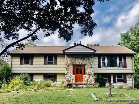 665 Yorktown Pl, Paramus, NJ 07652 photo 1