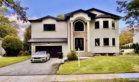 211 Morningside Rd, Paramus, NJ 07652 photo 1
