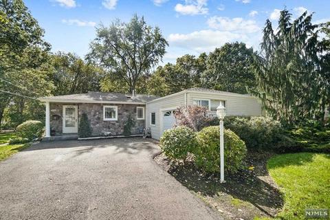 157 Eagle Dr, Emerson, NJ 07630 photo 1