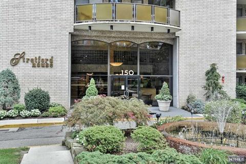 150 Overlook Ave #2E, Hackensack, NJ 07601 photo 1