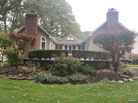 813 Carter Ln, Paramus, NJ 07652 photo 1