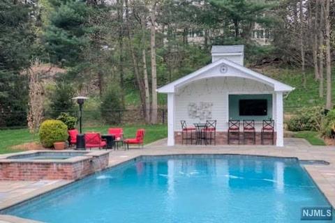 29 Valley Ln, Upper Saddle River, NJ 07458 photo 1