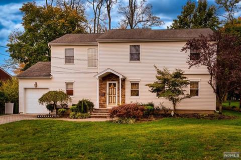 516 Albradt St, Paramus, NJ 07652 photo 1
