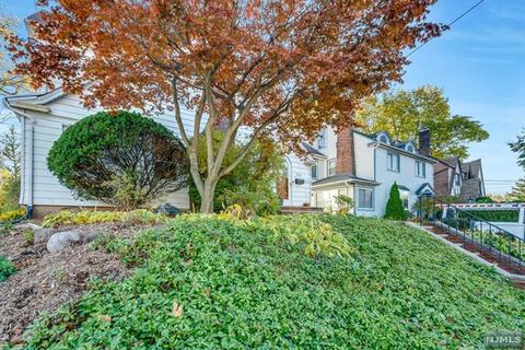 264 Grayson Pl, Teaneck, NJ 07666 photo 1