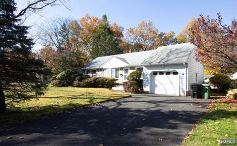 115 Owen Pl, Paramus, NJ 07652 photo 1