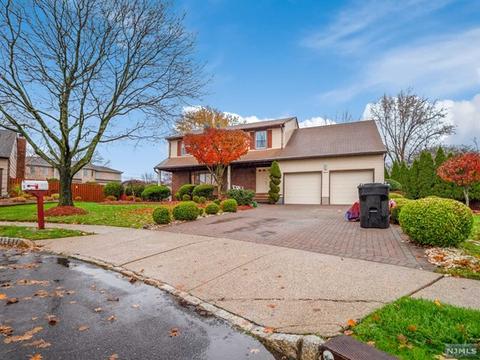 18 Hamilton Ct, Paramus, NJ 07652 photo 1