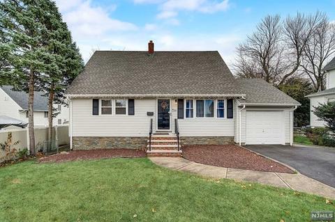 1111 Summit Ave, Teaneck, NJ 07666 photo 1