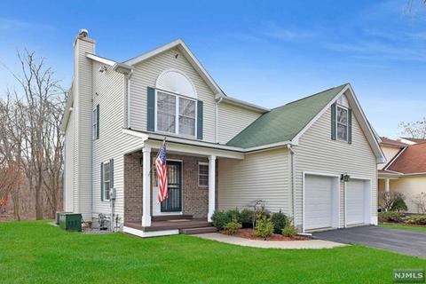 705 Gettysburg Pl, Paramus, NJ 07652 photo 1