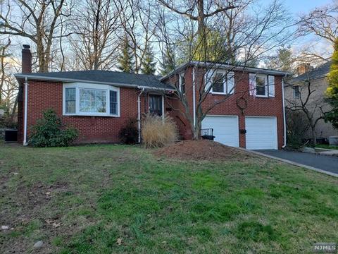 141 Roosevelt St, Cresskill, NJ 07626 photo 1