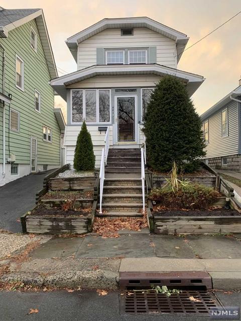 841 Devon St, Kearny, NJ 07032 photo 1