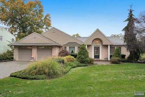 251 Forest Ave, Paramus, NJ 07652 photo 1