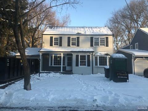 406 Chestnut St, Paramus, NJ 07652 photo 1