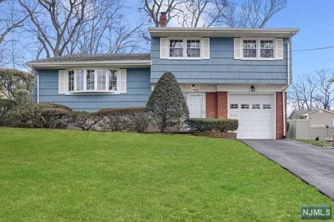 830 Carter Ln, Paramus, NJ 07652 photo 1