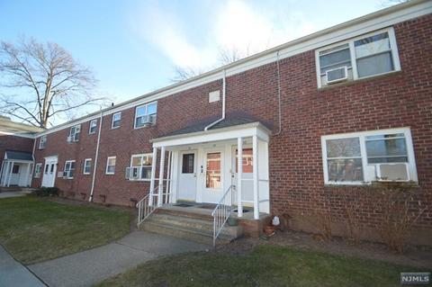 470 Maple Hill Dr #30, Hackensack, NJ 07601 photo 1