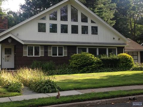 354 Janet Ave, Paramus, NJ 07652 photo 1