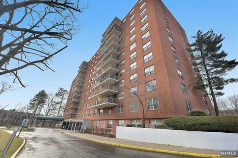 301 Beech St #10D, Hackensack, NJ 07601 photo 1