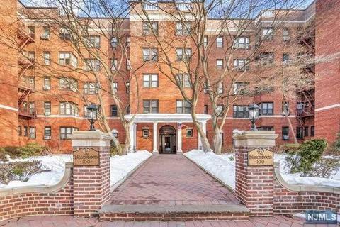 100 Prospect Ave #3C, Hackensack, NJ 07601 photo 1