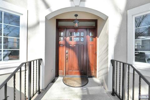 65 Monroe Ave, Cresskill, NJ 07626 photo 1