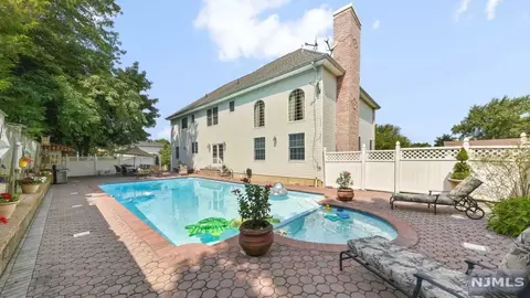 3 Ashlyn Ct, Wayne, NJ 07470 photo 1