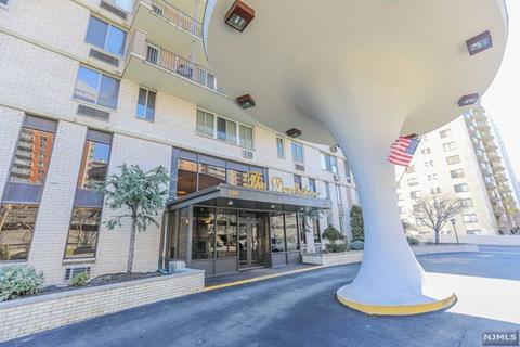 160 Overlook Ave #19-E, Hackensack, NJ 07601 photo 1