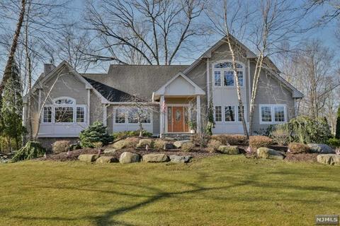 17 Arrowhead Dr, Upper Saddle River, NJ 07458 photo 1