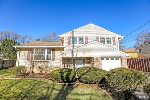 831 Highland Ave, Paramus, NJ 07652 photo 1