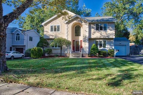 313 South Dr, Paramus, NJ 07652 photo 1