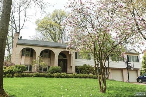 479 Tulane Ct, Paramus, NJ 07652 photo 1