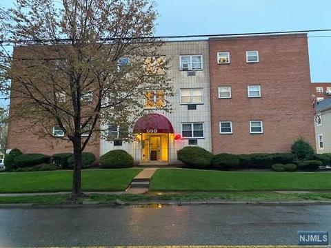 960 Main St #14, Hackensack, NJ 07601 photo 1