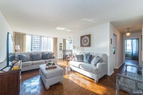 160 Overlook Ave #9F, Hackensack, NJ 07601 photo 1