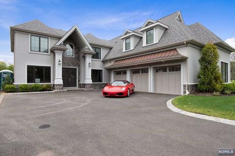 325 Spring Valley Rd, Paramus, NJ 07652 photo 1