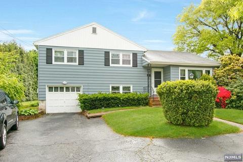 765 Pascack Rd, Paramus, NJ 07652 photo 1