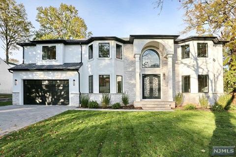 149 Haase Ave, Paramus, NJ 07652 photo 1