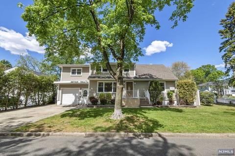739 Evans St, Paramus, NJ 07652 photo 1