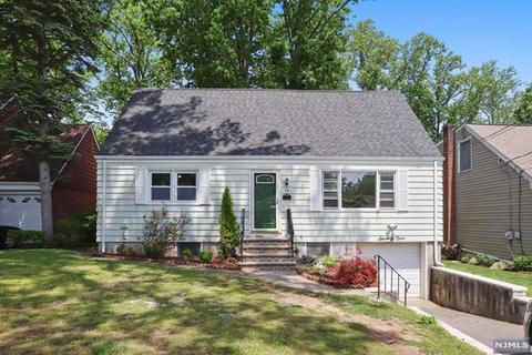 79 Deerfield St, Bergenfield, NJ 07621