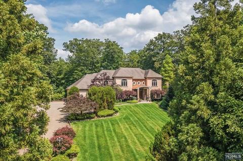 10 Eugene Dr, Upper Saddle River, NJ 07458 photo 1