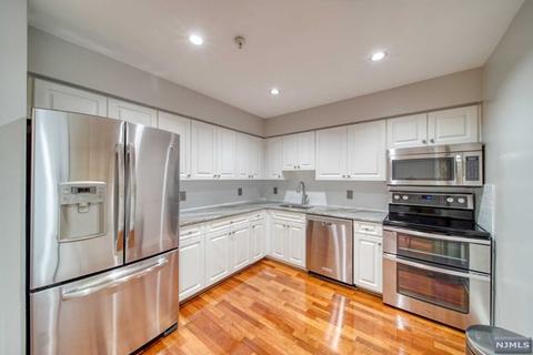 420 Passaic St #4D, Hackensack, NJ 07601 photo 1