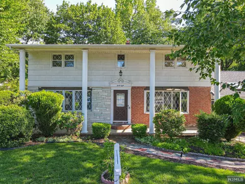 38 Maple St, Cresskill, NJ 07626 photo 1