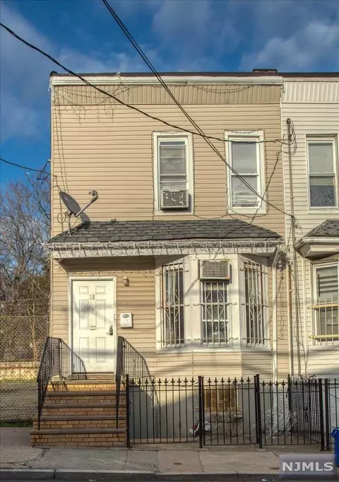 18 Wright St, Newark, NJ 07114 photo 1
