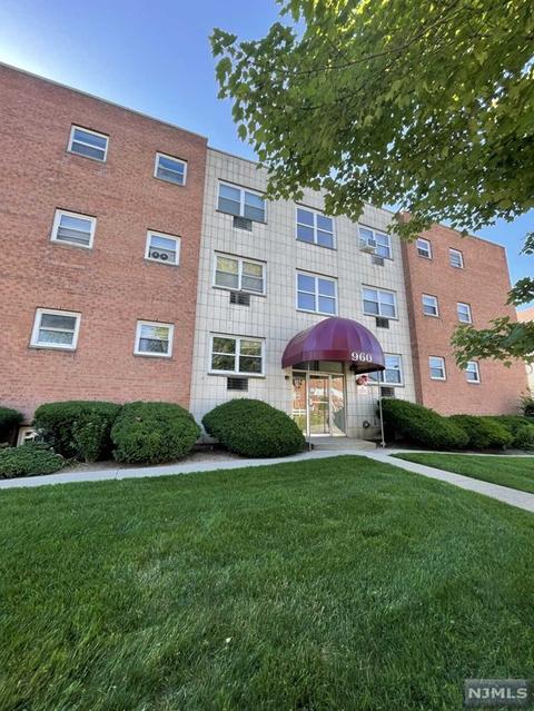 960 Main St #9, Hackensack, NJ 07601 photo 1