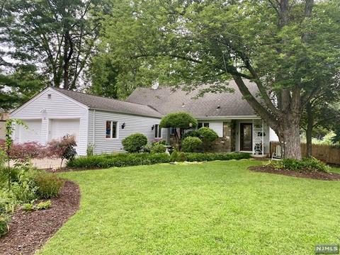 88 Eagle Dr, Emerson, NJ 07630 photo 1