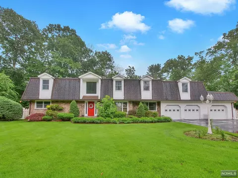 15 Prince Ct, Wayne, NJ 07470 photo 1
