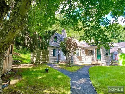 31 Duncan Ln, Wayne, NJ 07470 photo 1