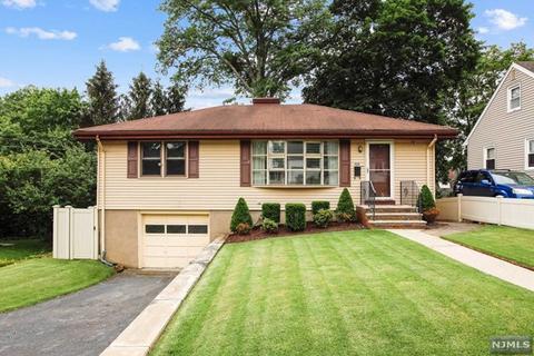 86 Dora Ave, Waldwick, NJ 07463 photo 1