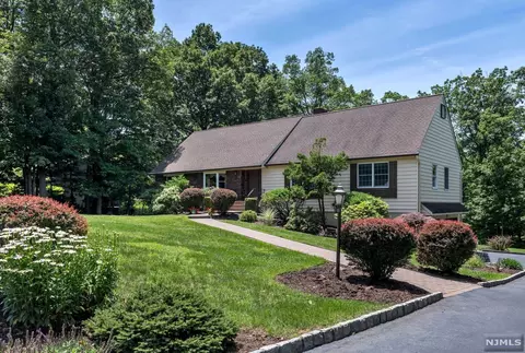80 Cheyenne Way, Wayne, NJ 07470 photo 1