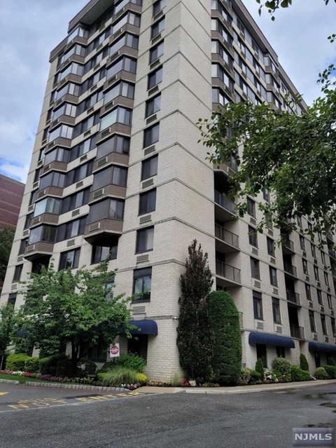 326 Prospect Ave #PHB, Hackensack, NJ 07601 photo 1