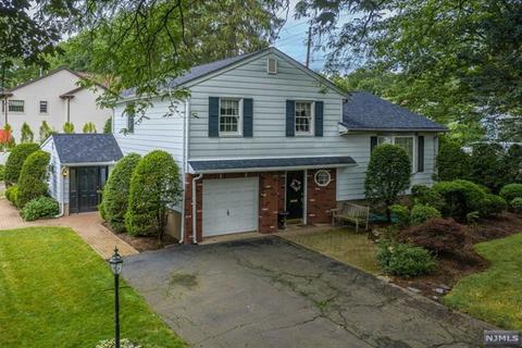 107 Stella Ct, Paramus, NJ 07652 photo 1