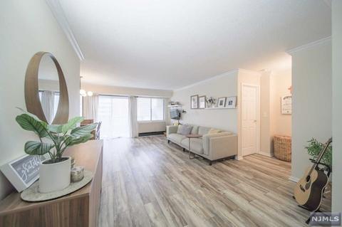 150 Overlook Ave #8B, Hackensack, NJ 07601 photo 1