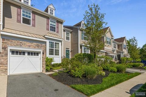34 Pineview Dr, Waldwick, NJ 07463 photo 1