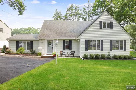 27 Benton Rd, Paramus, NJ 07652 photo 1